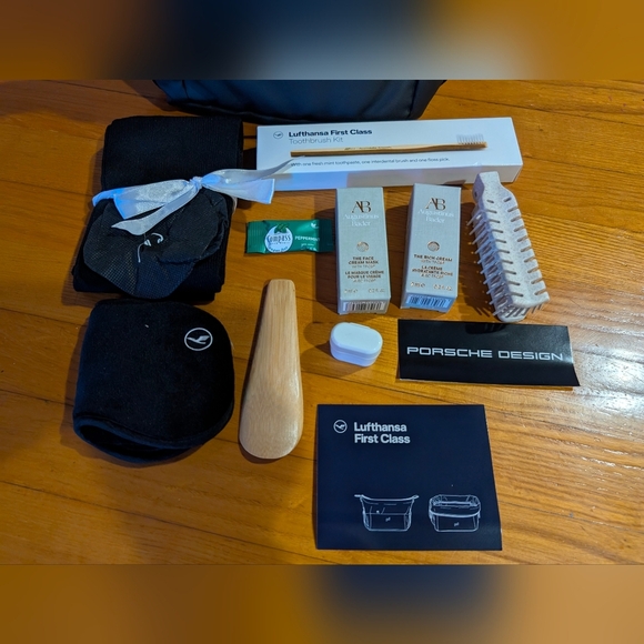 New Lufthansa First Class Amenity Kit W/ PJs & Augustinus Bader Products - Picture 9 of 9